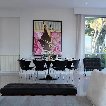 בית נופש Beautiful 5 Bedroom Villa With Direct Sea View