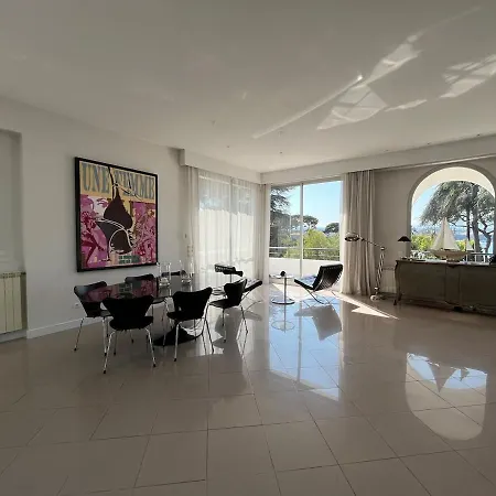 Beautiful 5 Bedroom Villa With Direct Sea View בית נופש אנטיב